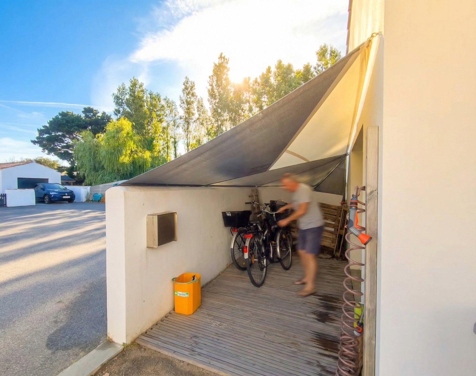 TiHolen_Sous la bache